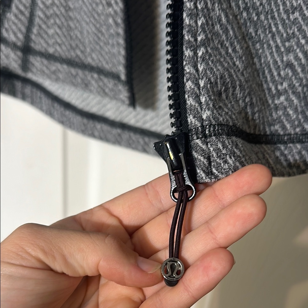 Lululemon Define Jacket - Picture 5 of 6